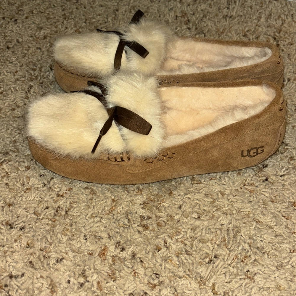 UGGs moccassins/slippers/loafers